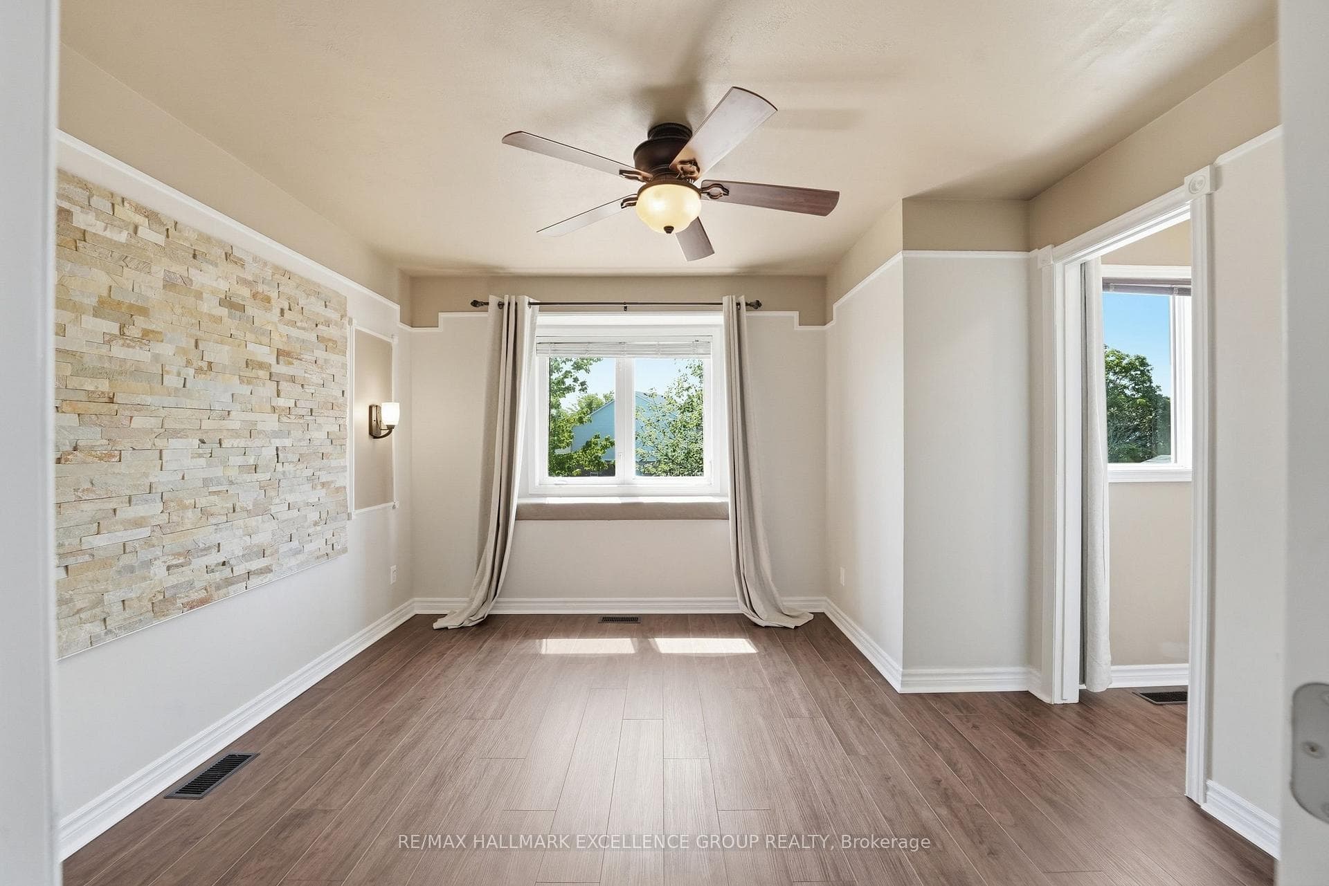887 Nesting Way photo 23