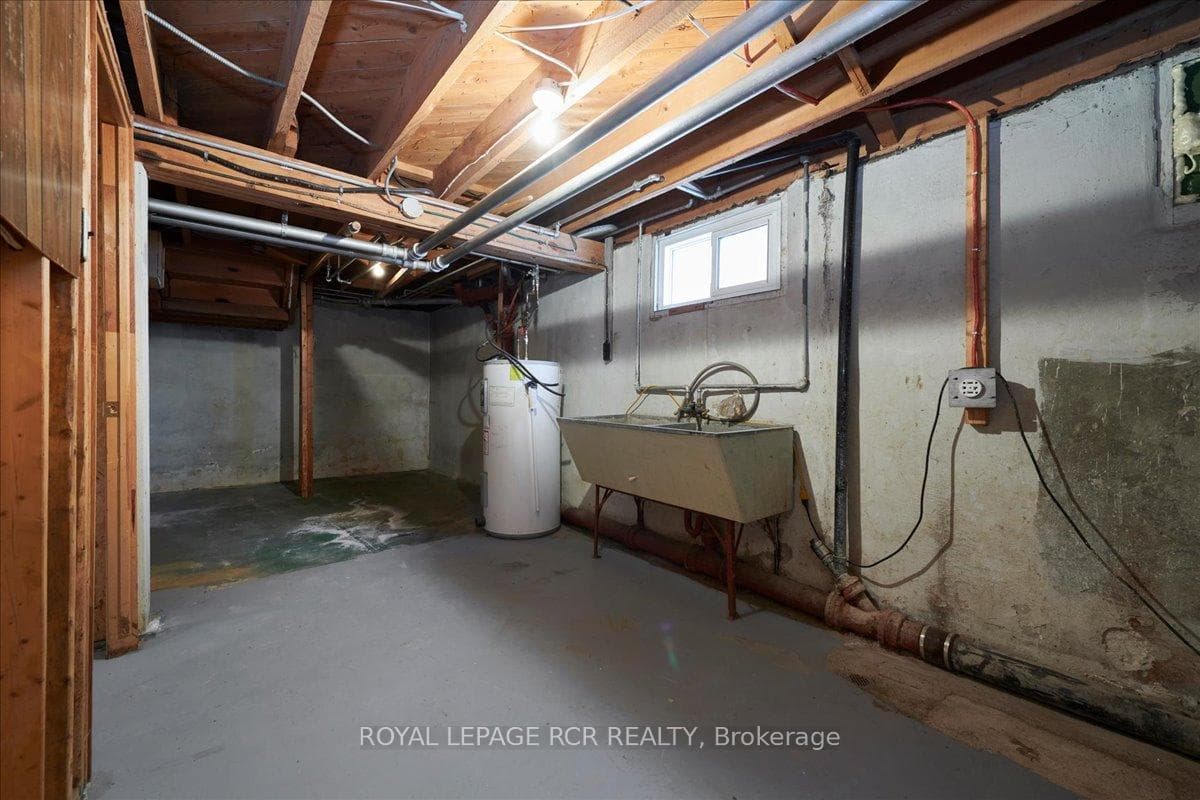 laundry / storage area