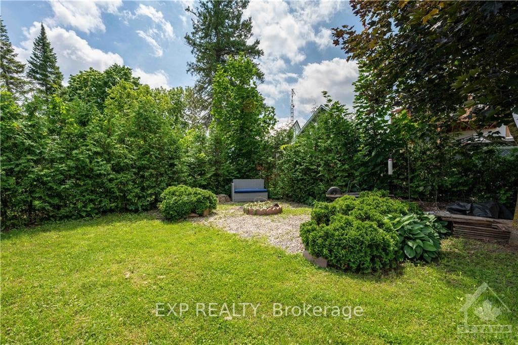48 GERNISH Street photo 28