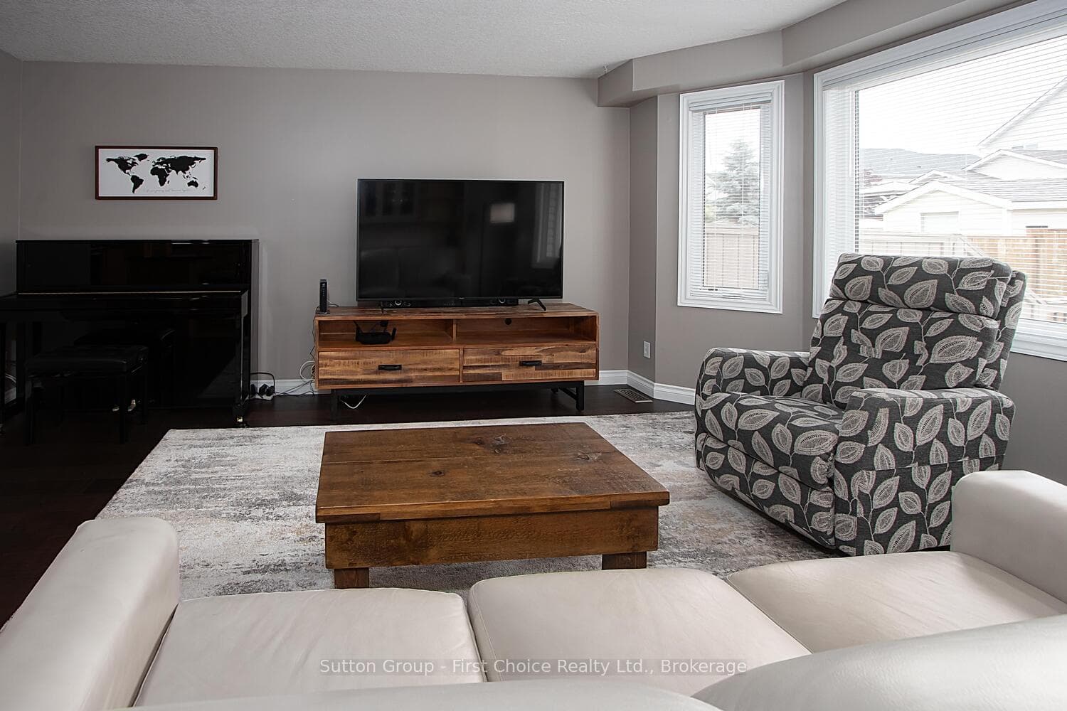293 Huck Crescent photo 10