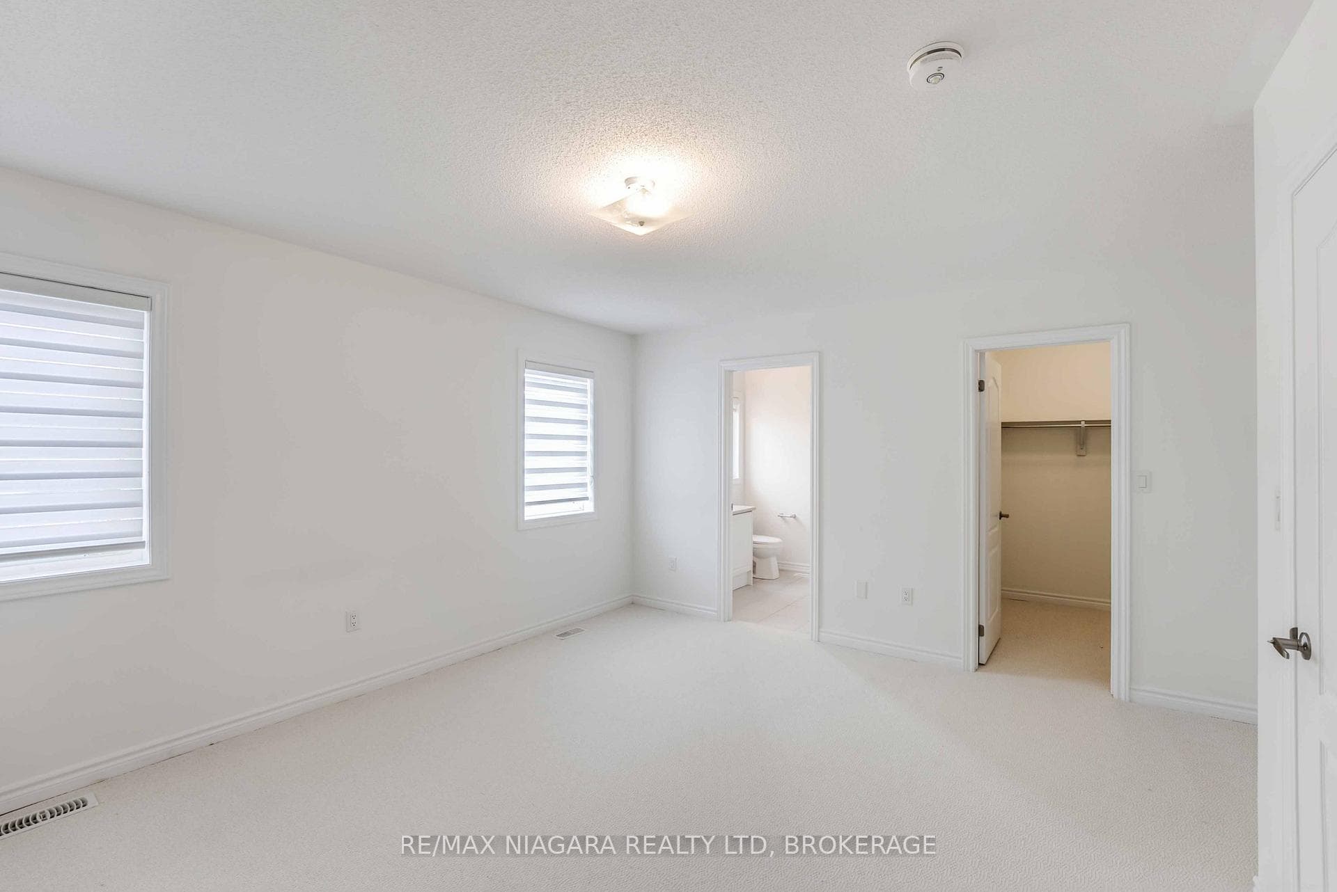 106 Tumblewood Place photo 32