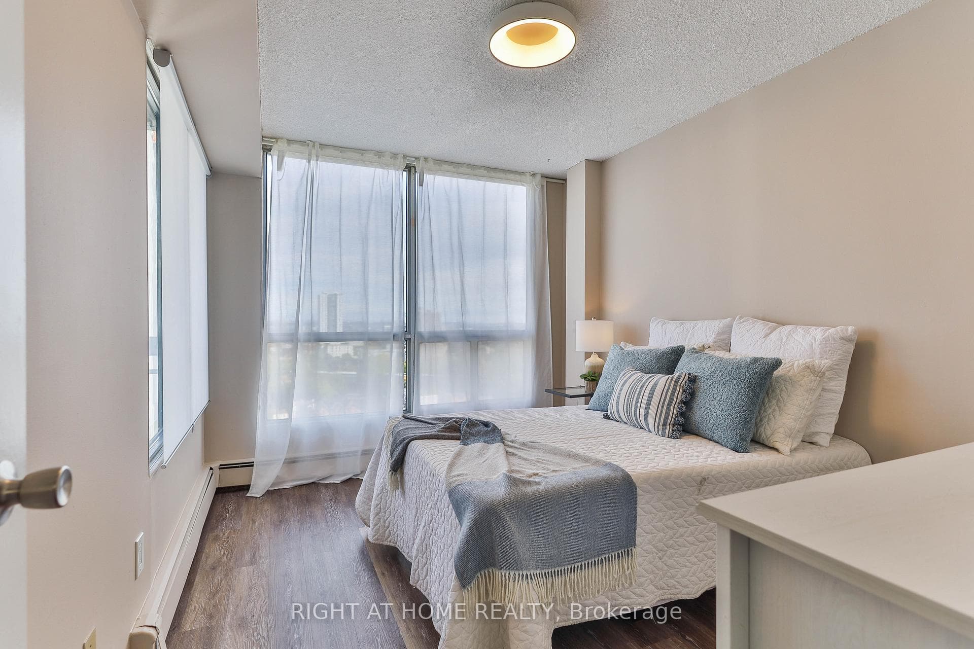 150 Charlton Avenue Unit 1603 photo 7