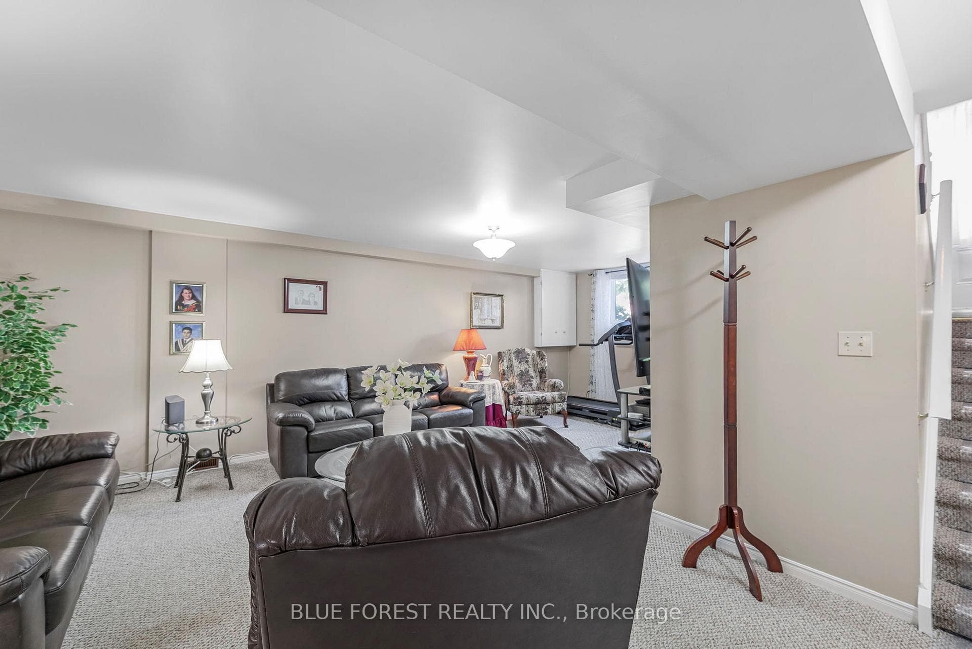 930 Railton Avenue photo 13