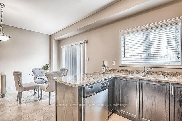 11 Matthewson Avenue photo 15