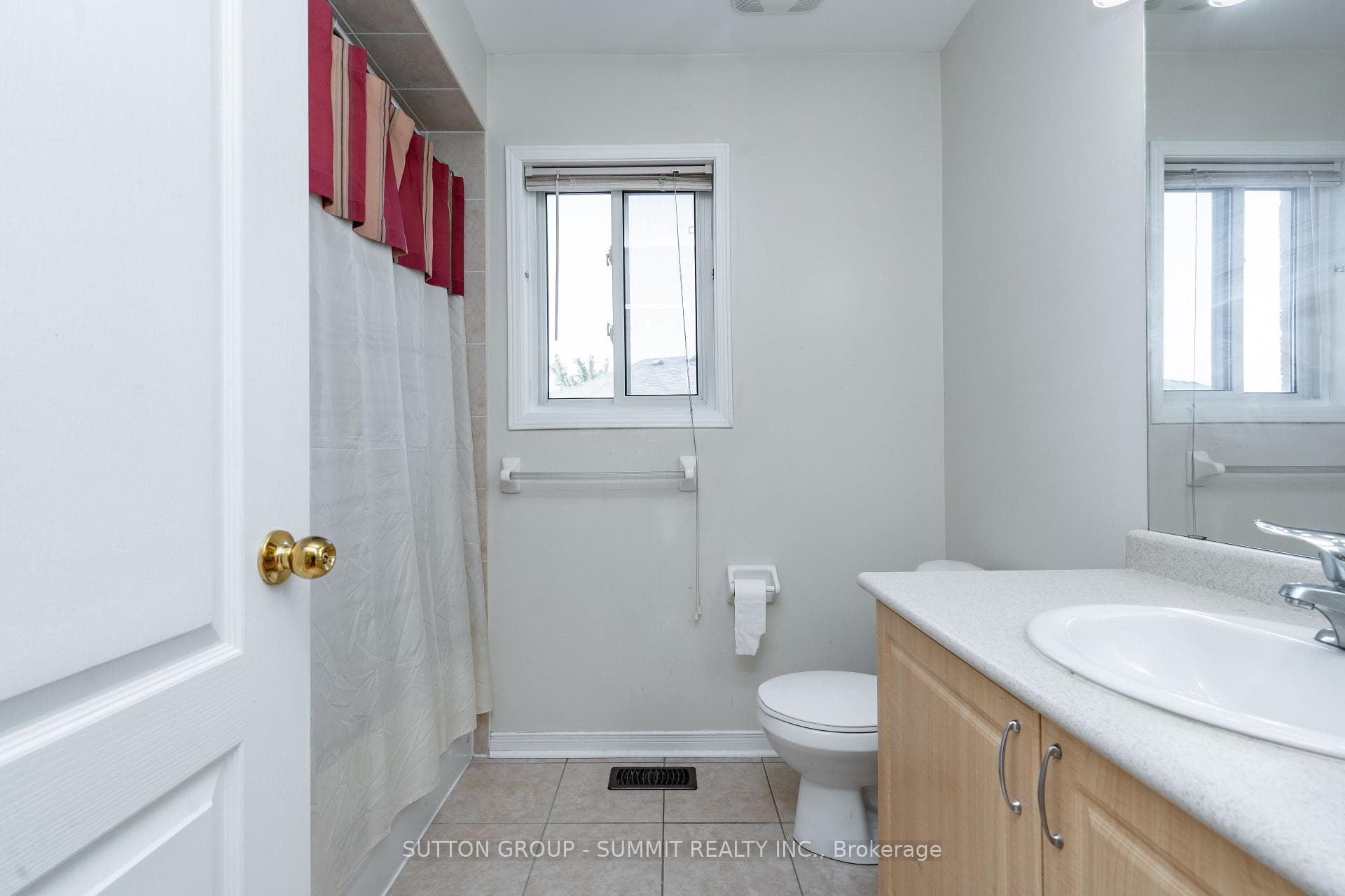 64 KNIGHTSWOOD Crescent photo 25