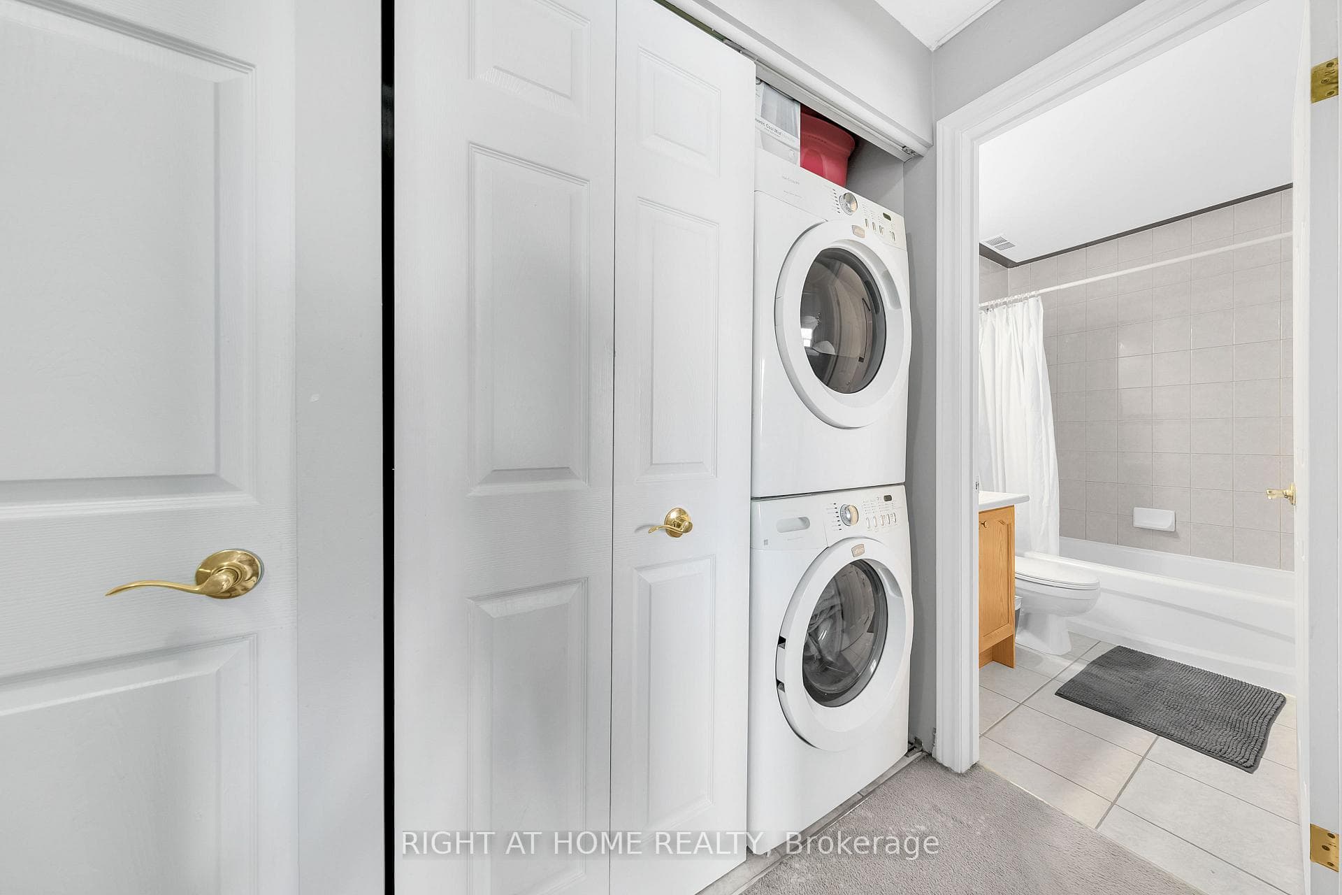 616 Grey Street Unit 6 photo 16