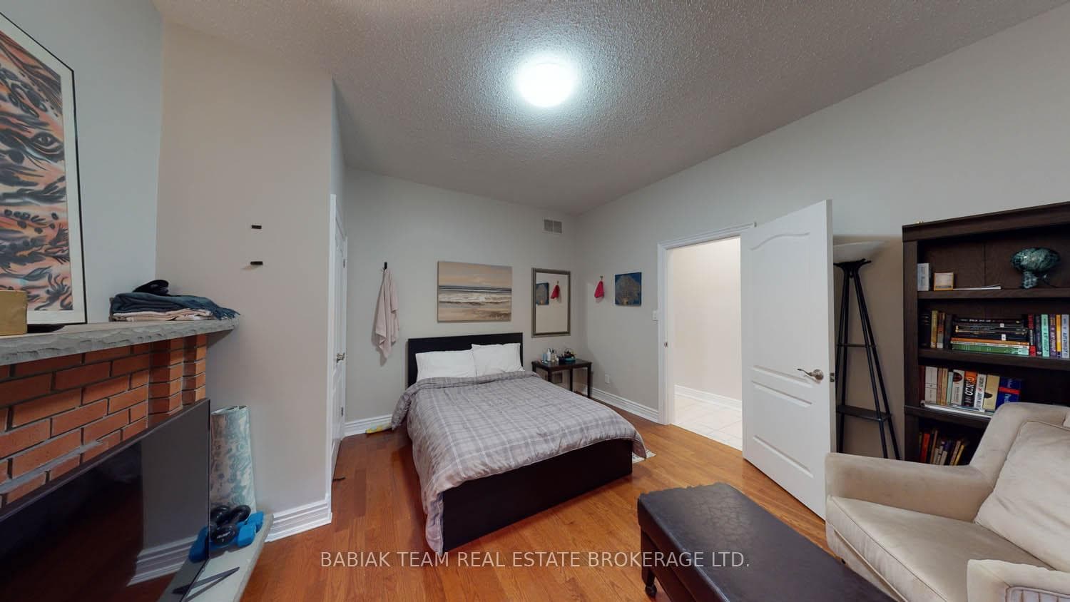 442 Gladstone Avenue Unit Main photo 9