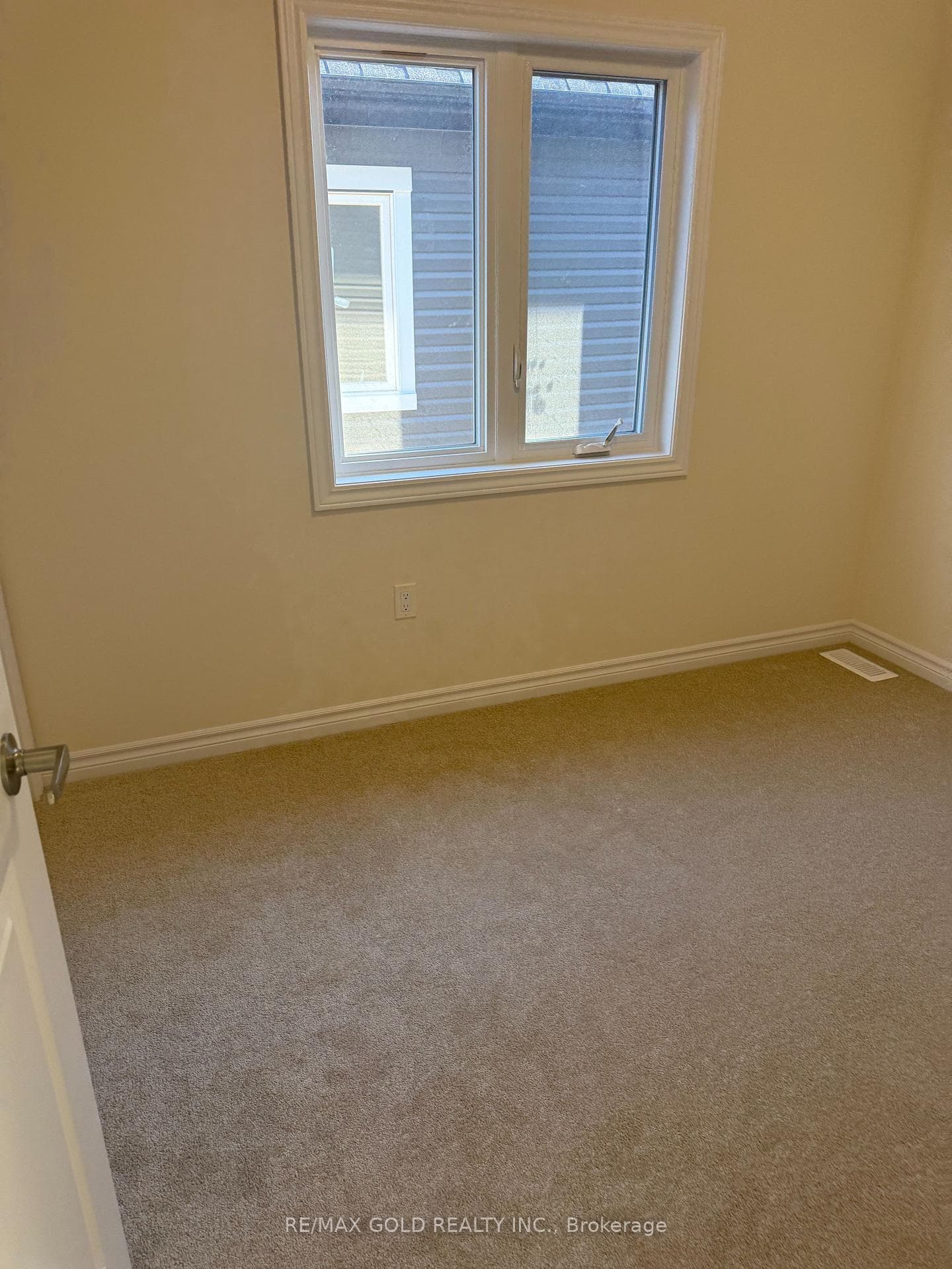 185 Gear Avenue photo 9