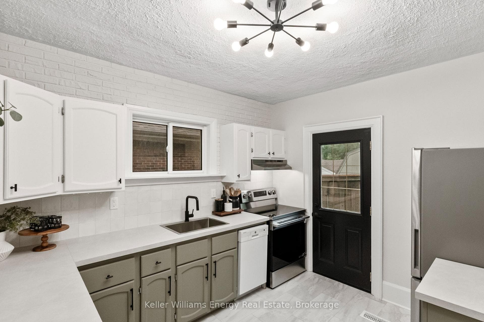 55 Arlington Avenue photo 12