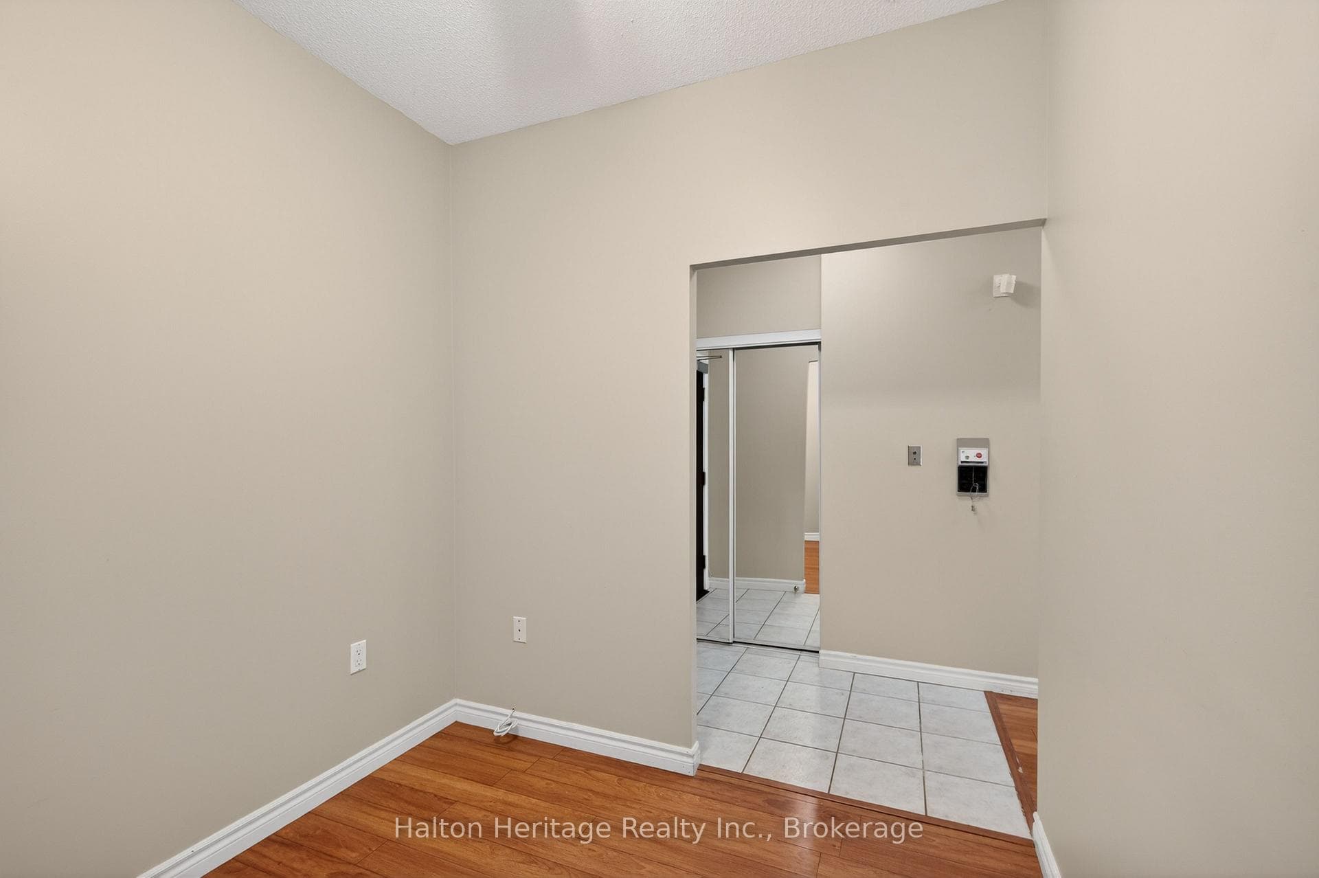 100 Burloak Drive Unit 1105 photo 28