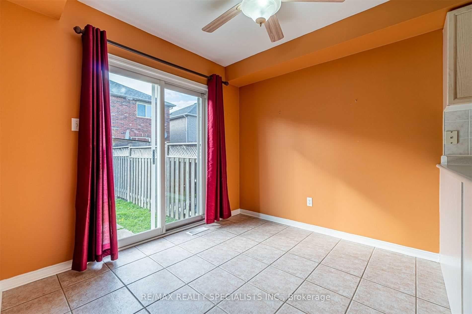 13 Tanglemere Crescent photo 10