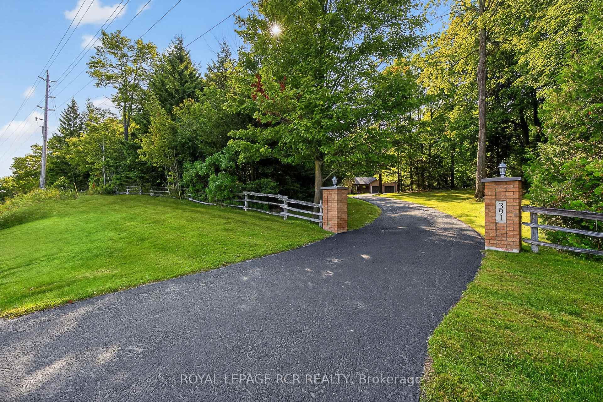 391 Goodwood Road photo 2