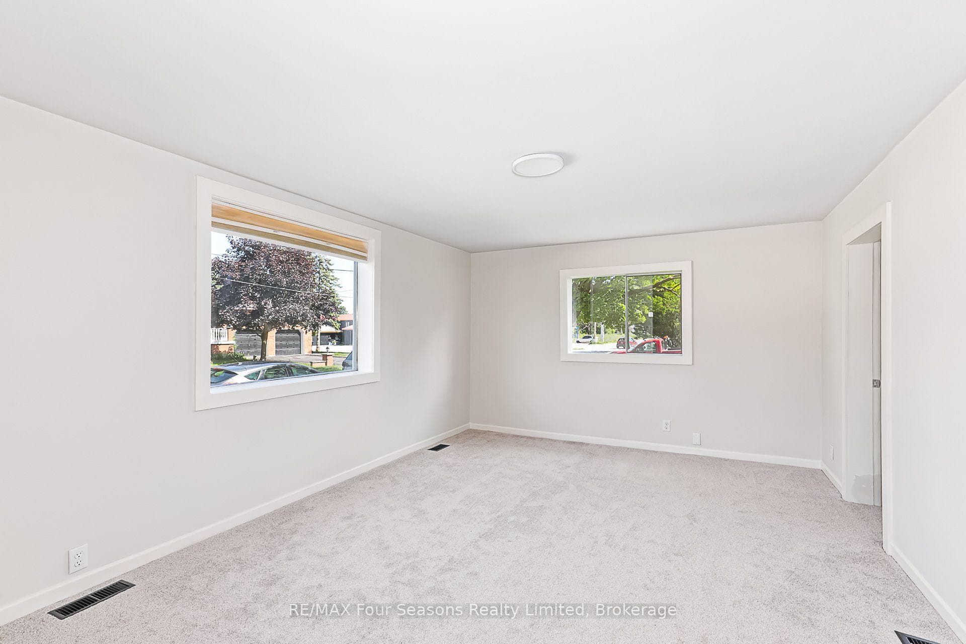 231 Superior Street photo 20