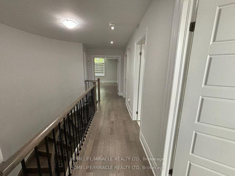 17 Rosewell Crescent photo 31