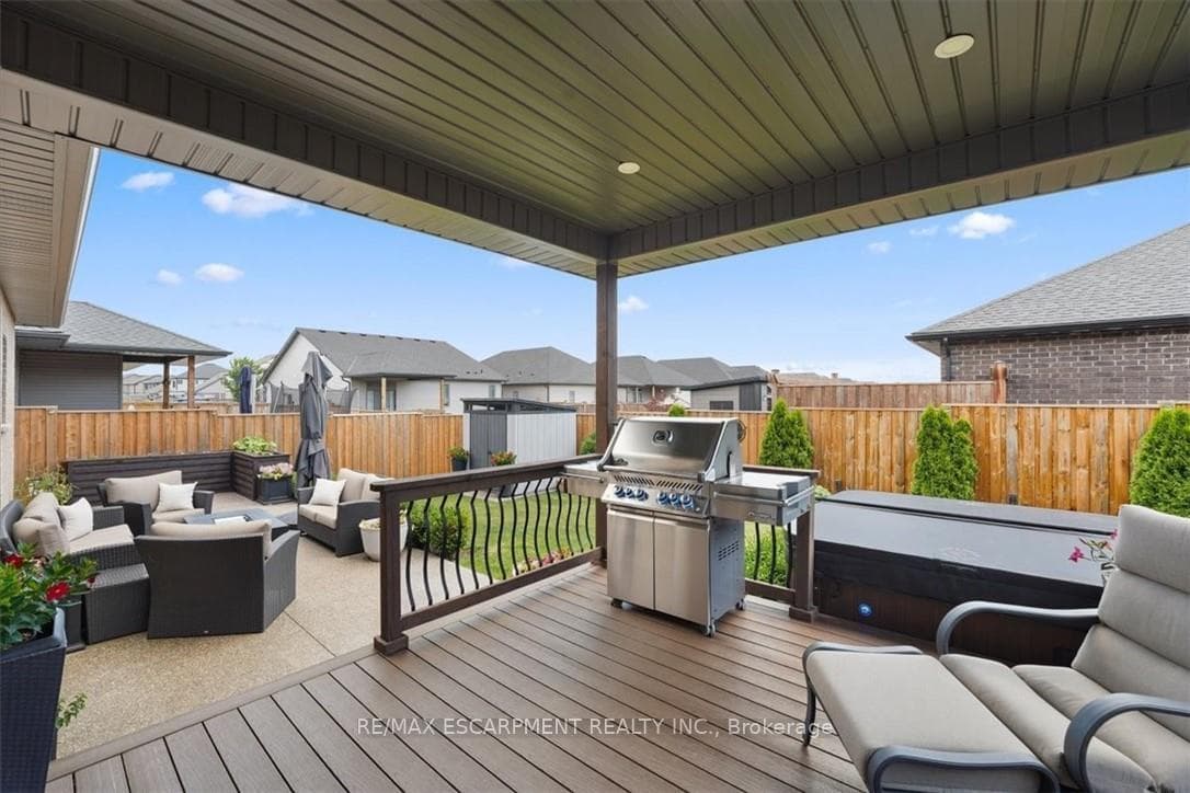 242 JULIA Drive photo 43