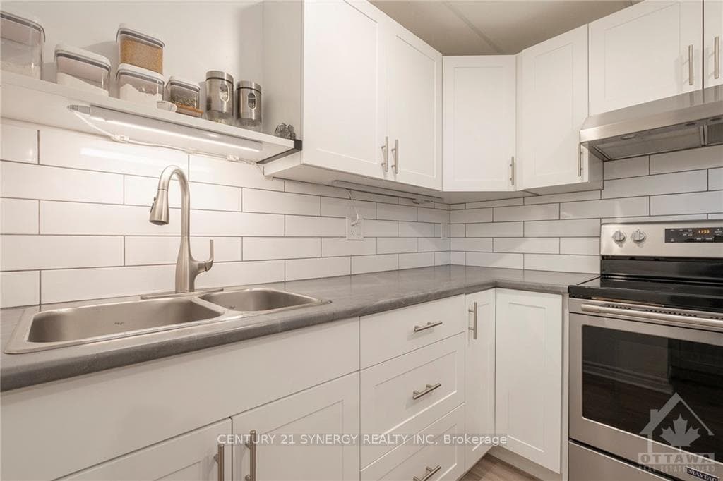 1530 BEACONFIELD Street photo 24
