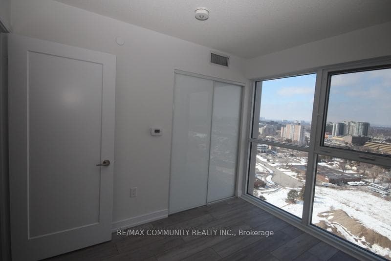 225 Village Green Square Unit 2203 photo 10