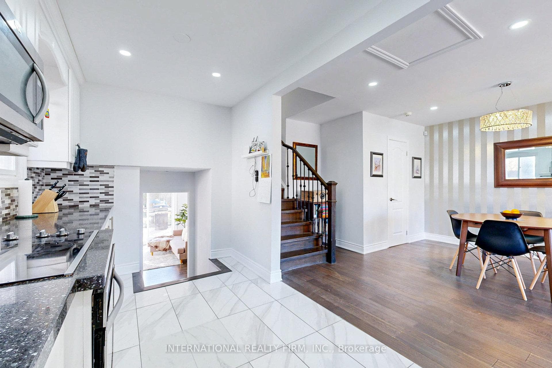 2738 Windjammer Road photo 13