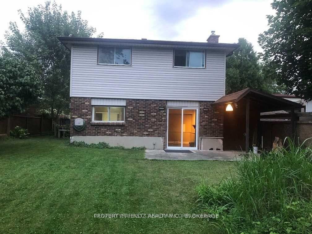 747 Dunelm Lane photo 2