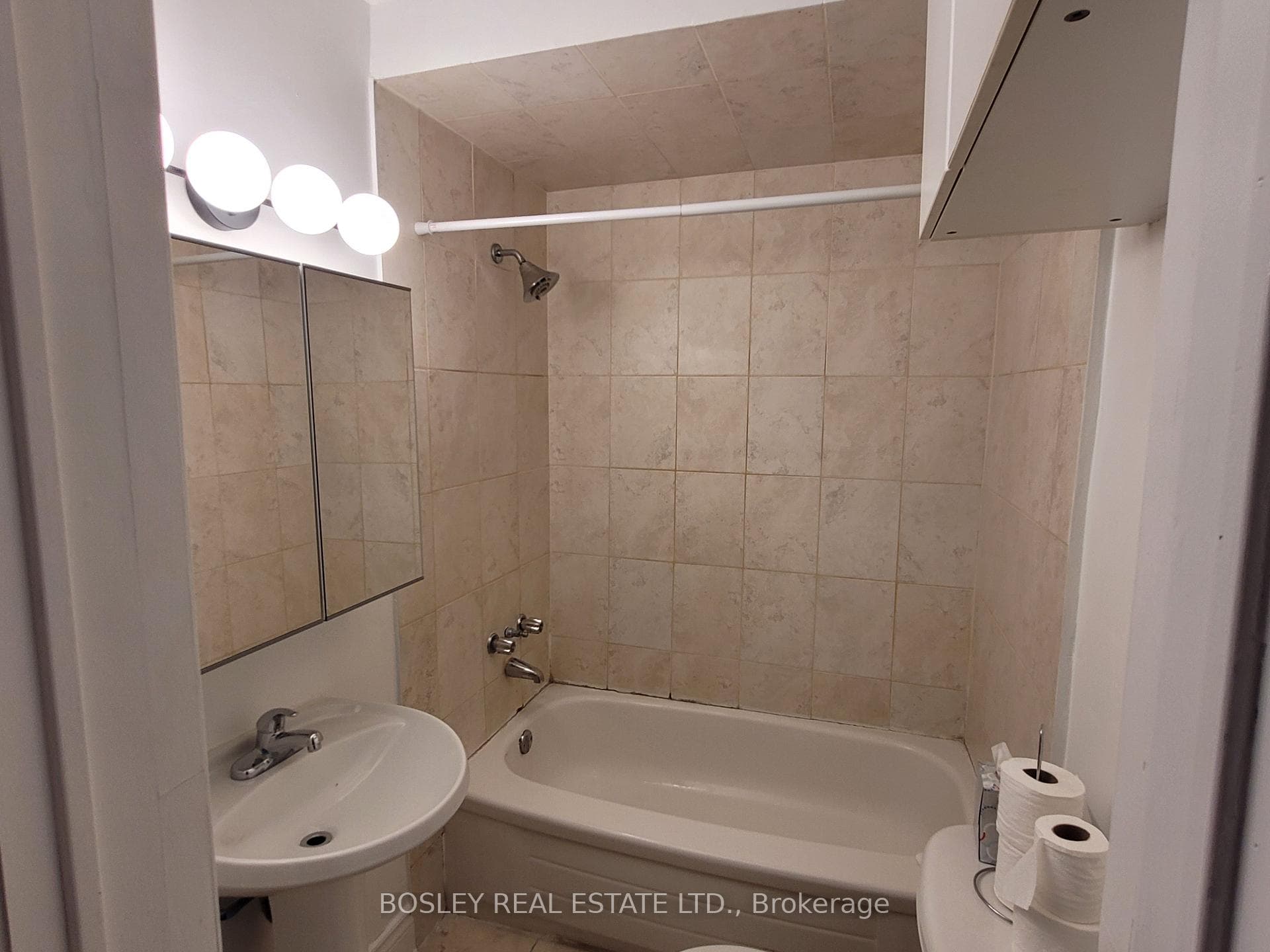 71 Rockcliffe Boulevard photo 17