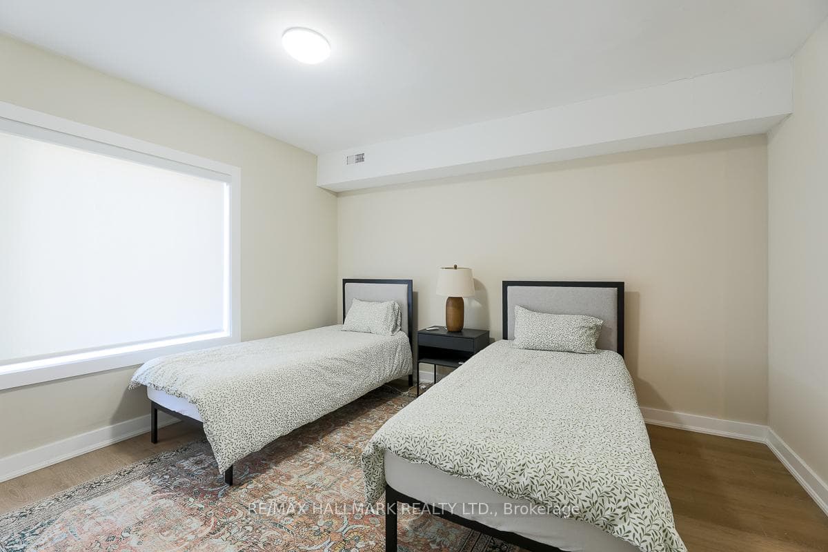 628 Danforth Avenue Unit 303 photo 14