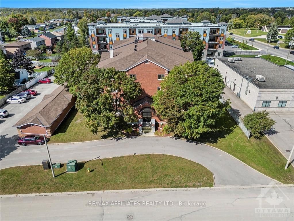10 ARMSTRONG Drive Unit 406 photo 1