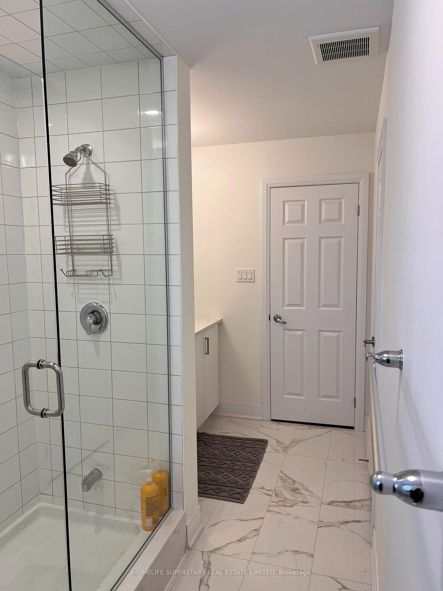 188 AVIRON Crescent photo 24