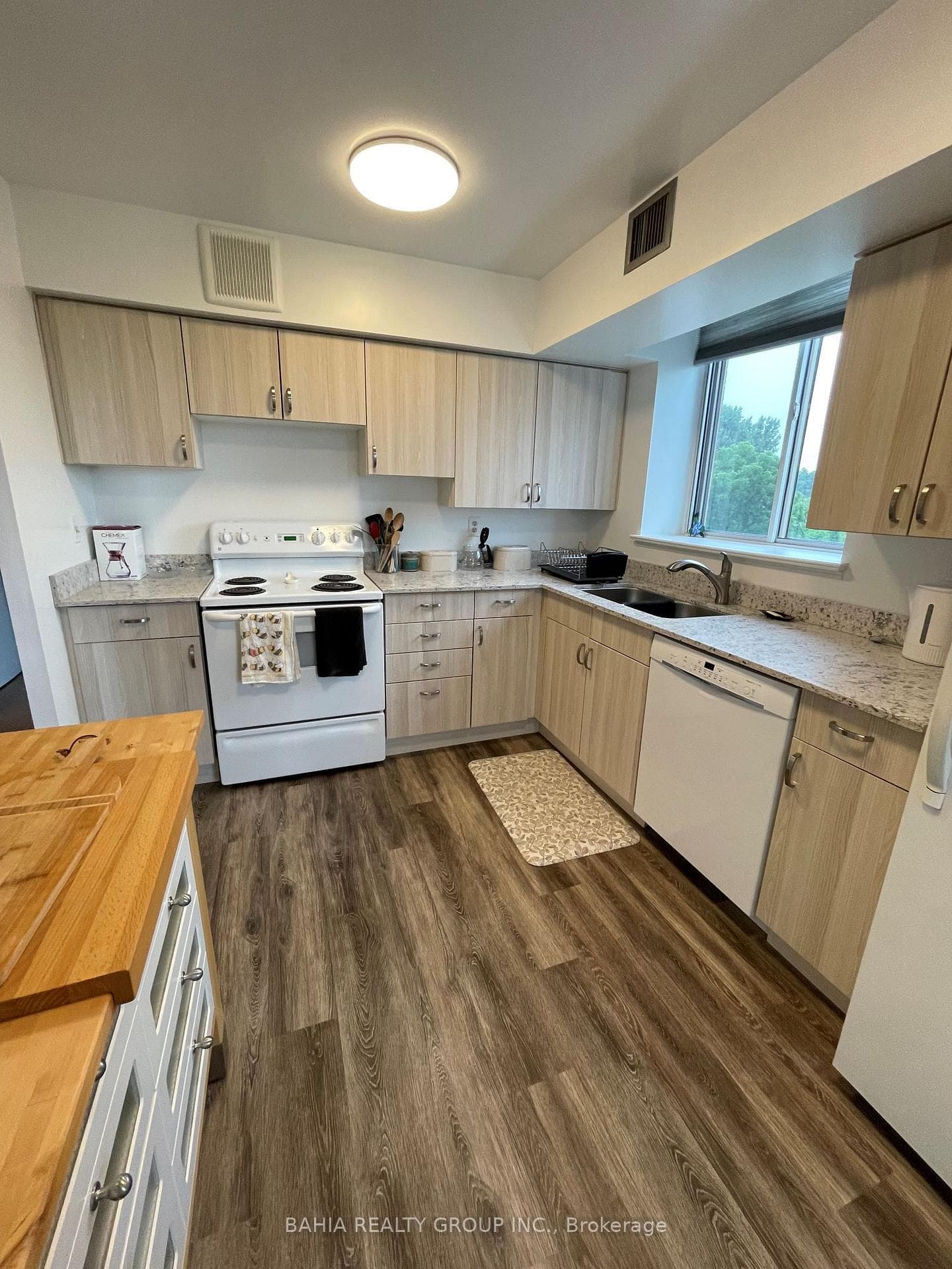 1485 Lakeshore Road Unit 714 photo 14