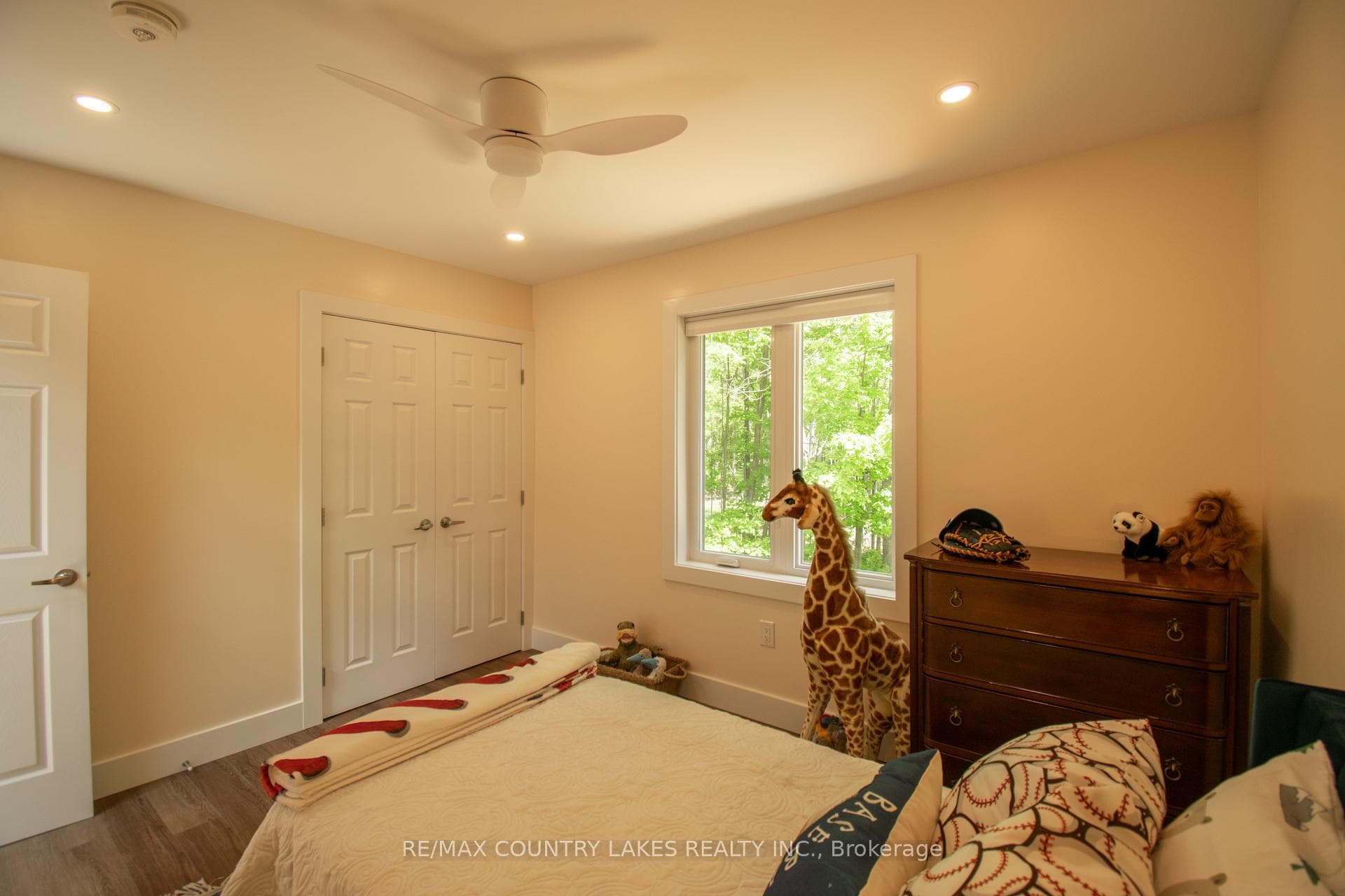 657 13th Line photo 23