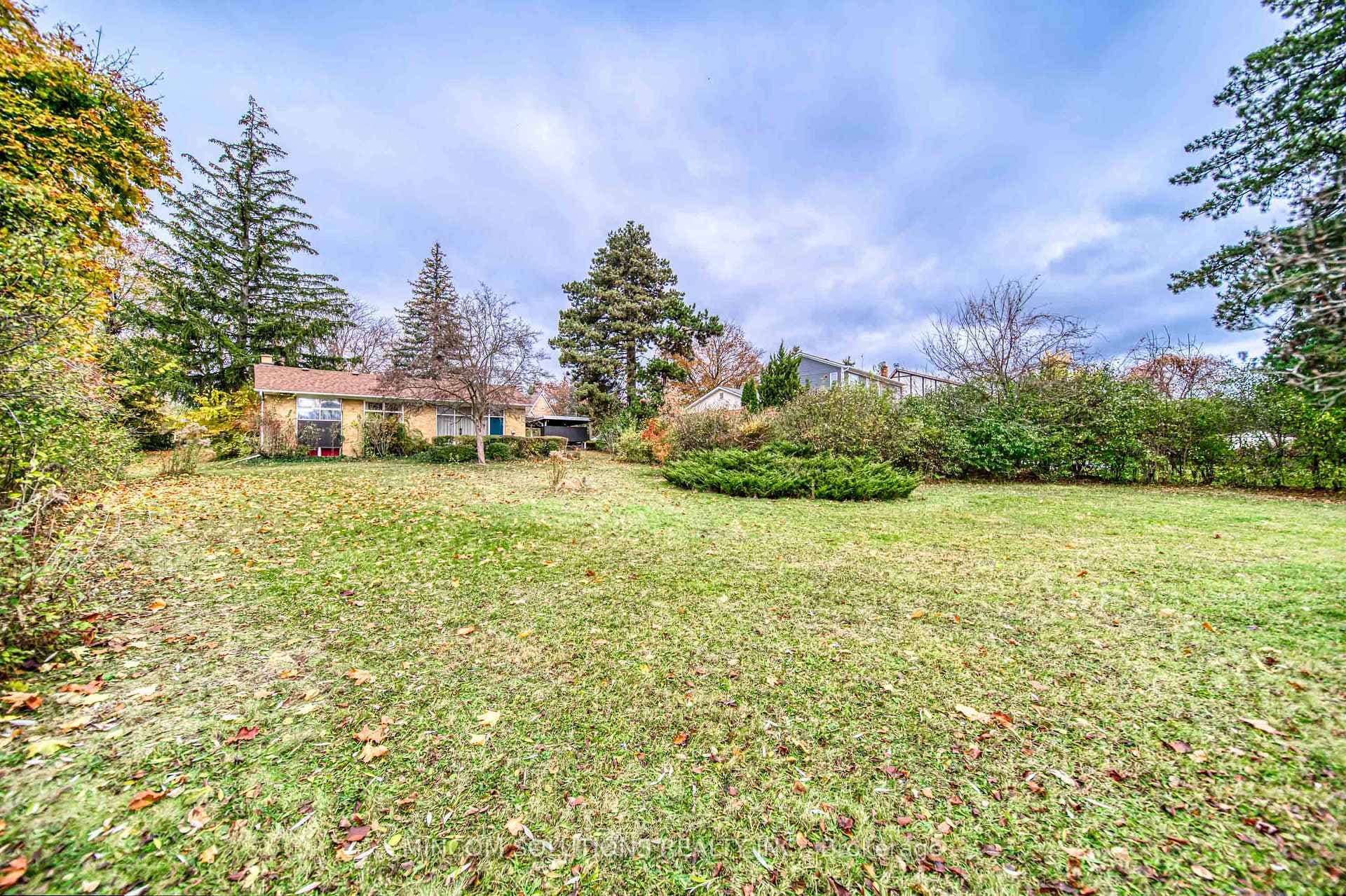 2452 Thorn Lodge Drive photo 15