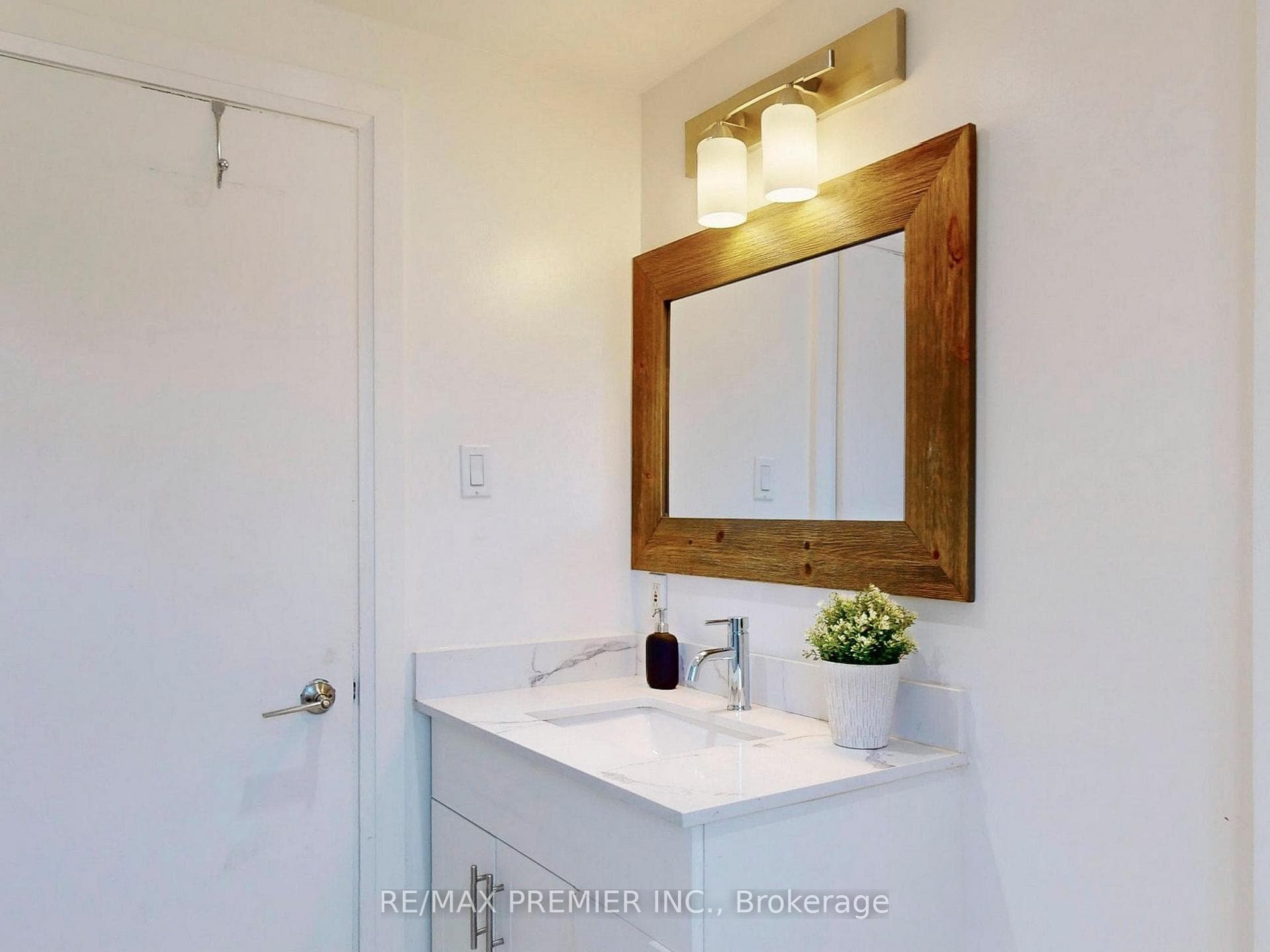 88 Radford Drive photo 25