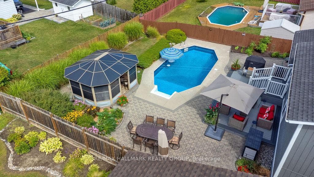 1570 Marcoux Drive photo 33