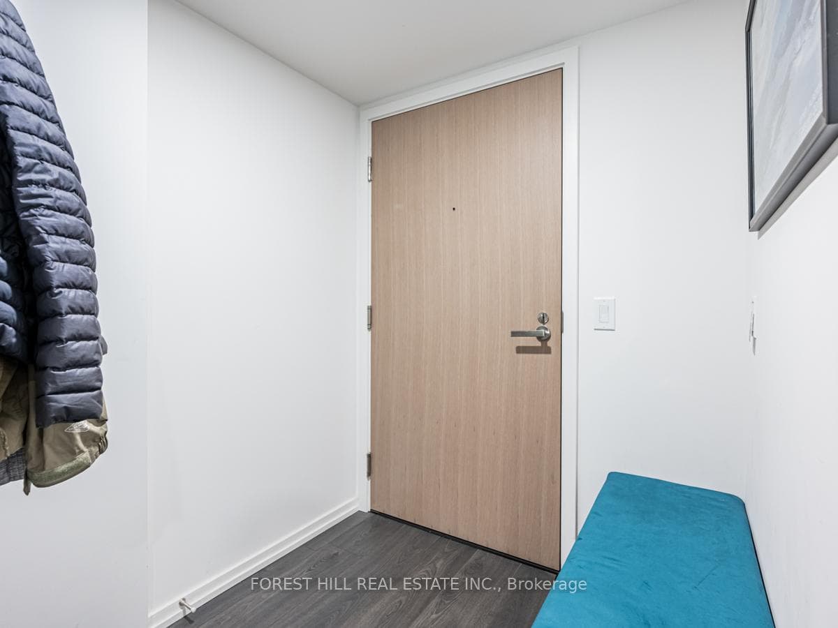 8 Hillsdale Avenue Unit 836 photo 2