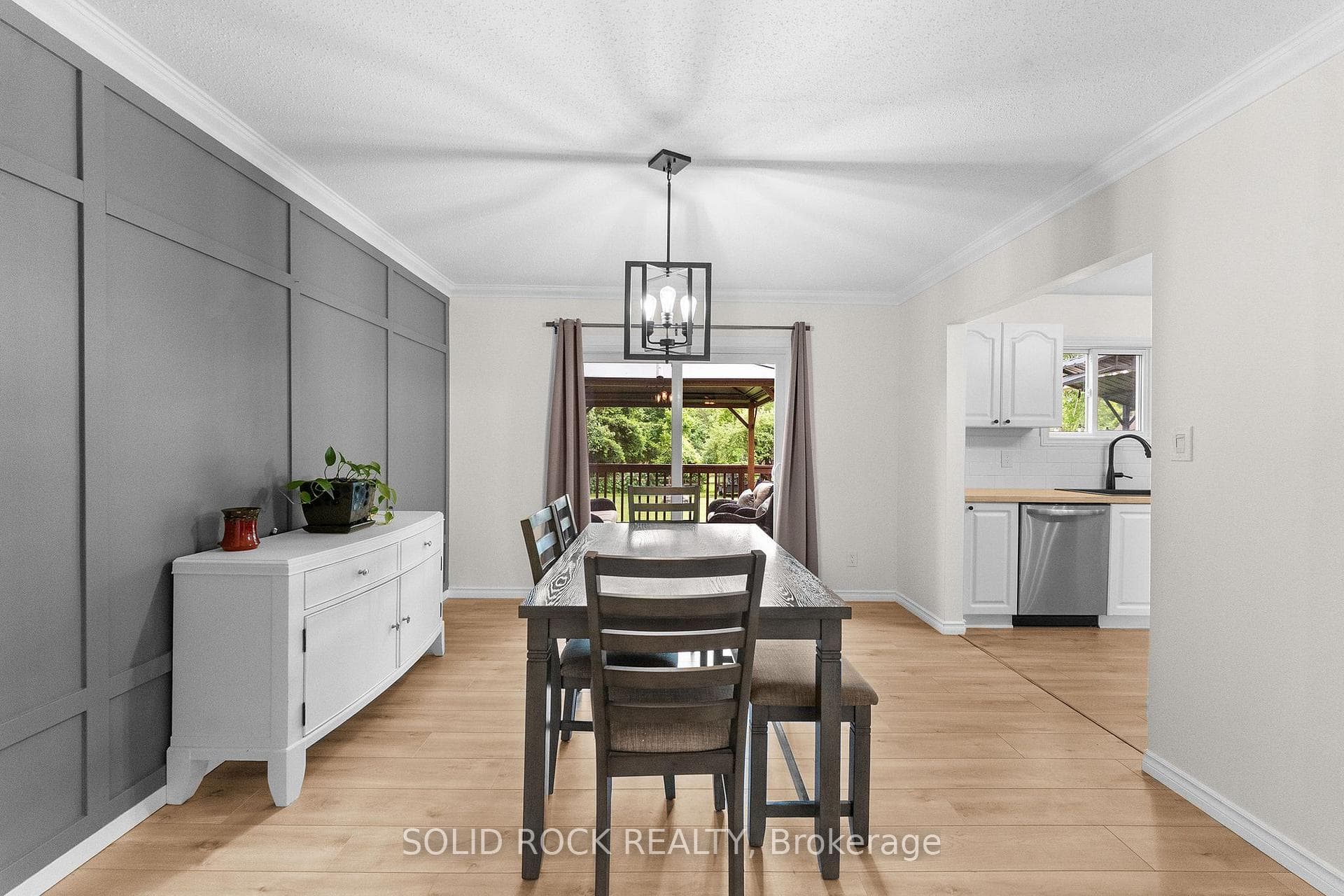 708 Mckenzie Avenue photo 15