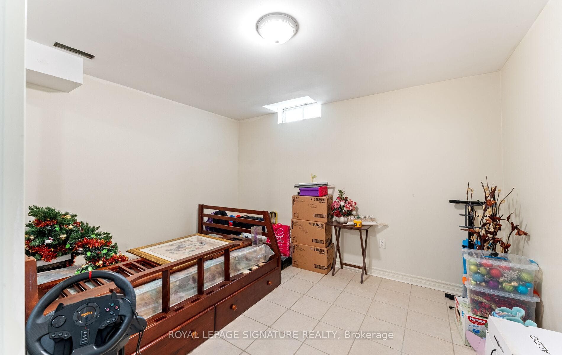 3252 Laburnum Crescent photo 37