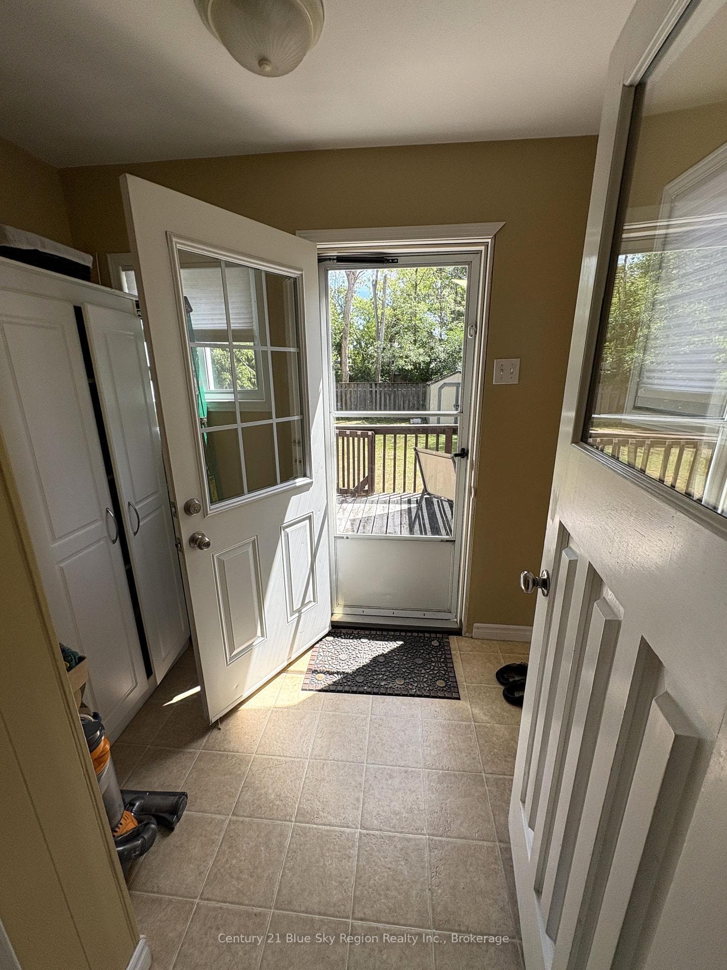 rear mud room leading to back deck