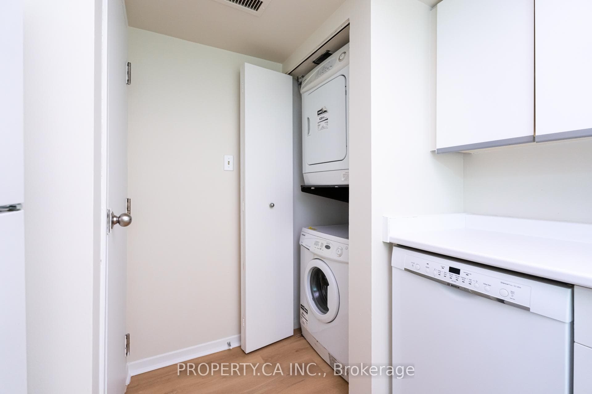 1001 Bay Street Unit 1505 photo 19
