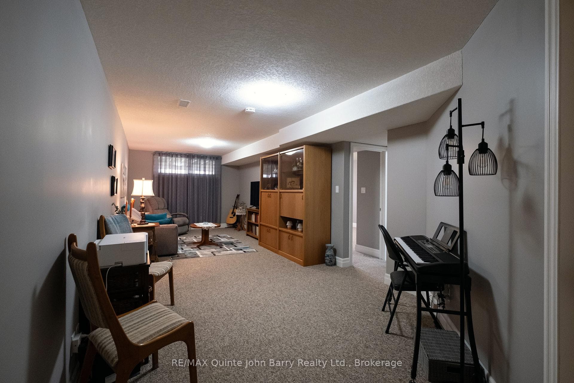 47 McIntosh Crescent photo 22
