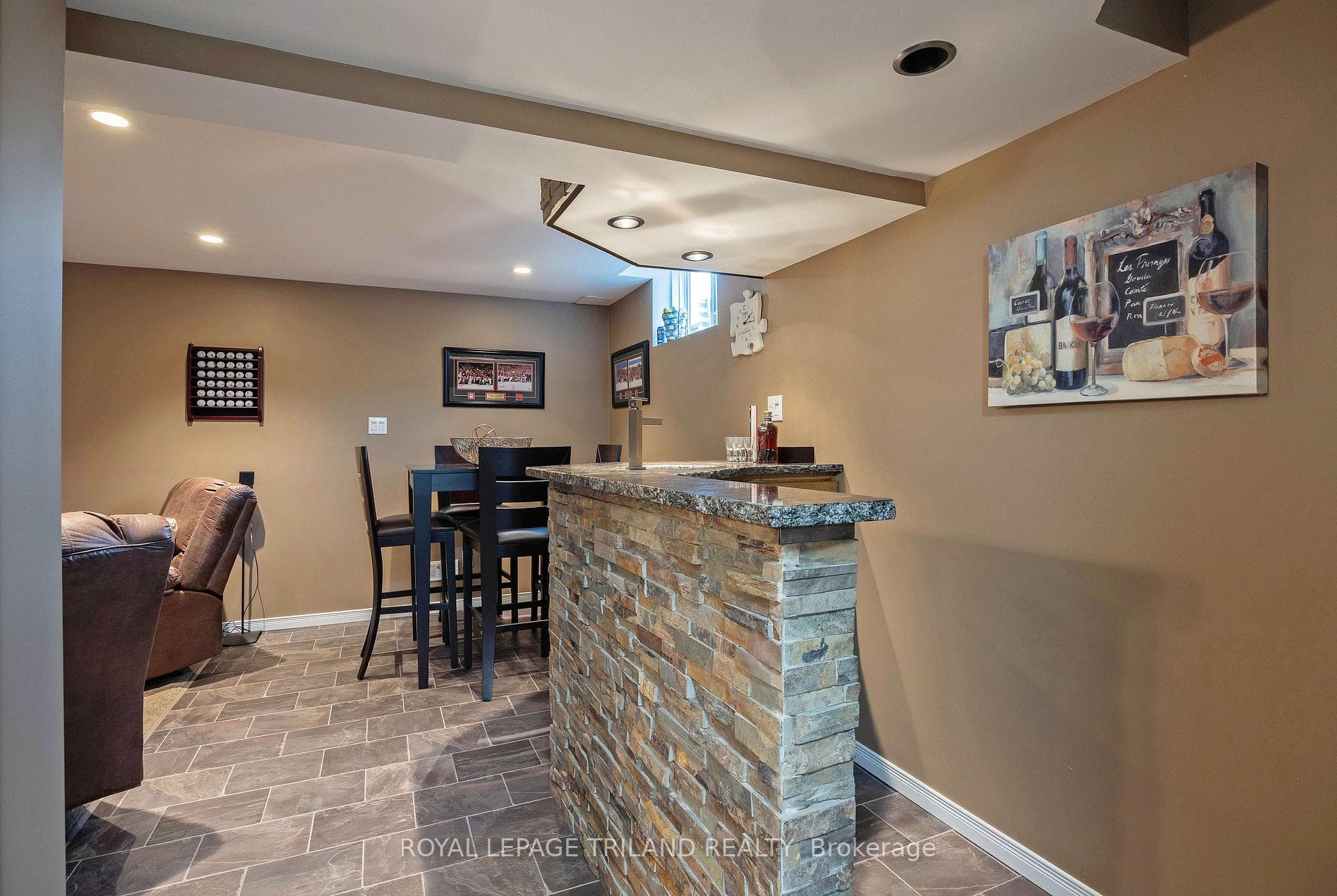 875 Fieldgate Circle photo 23