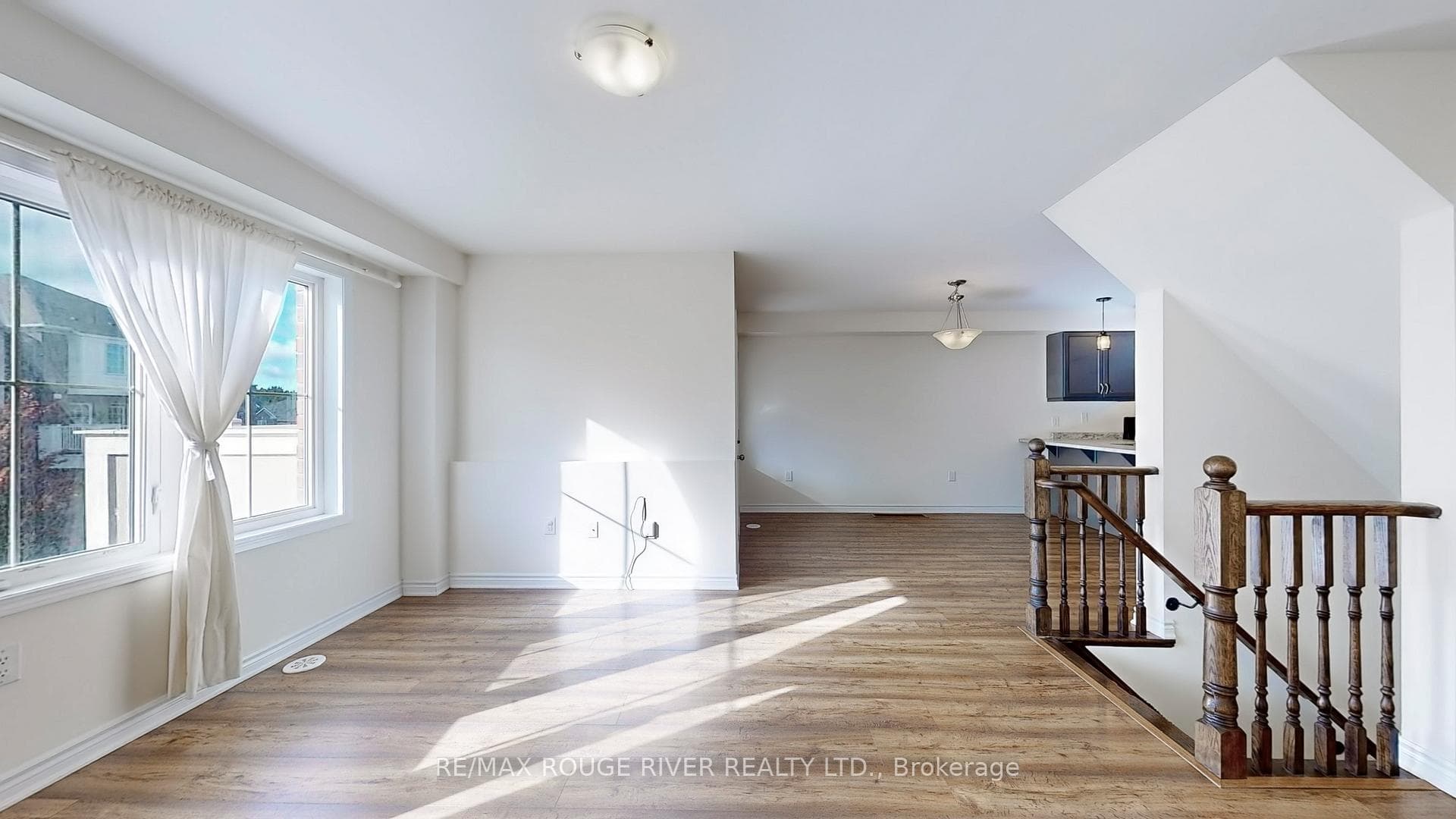 1056 Clipper Lane photo 5