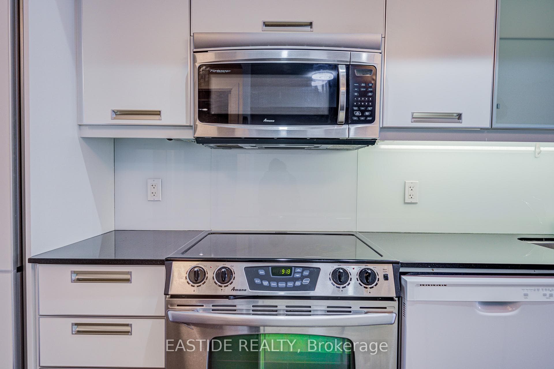33 Charles Street Unit 807 photo 14