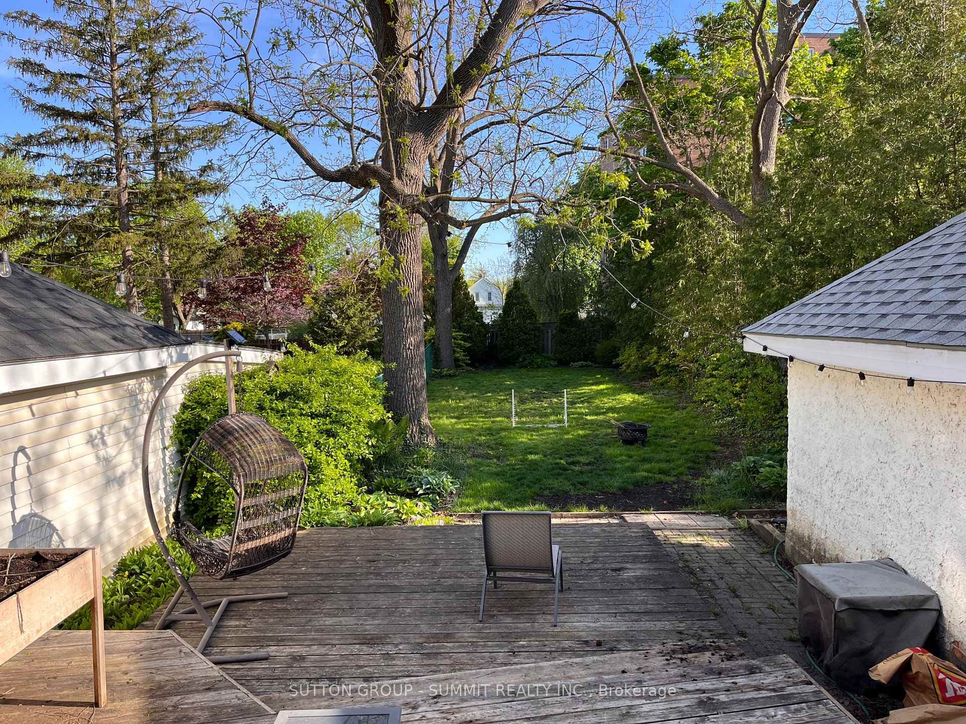 112 Devonshire Avenue photo 34