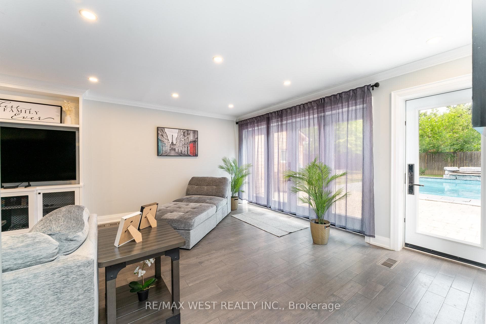 139 Redgrave Drive photo 7