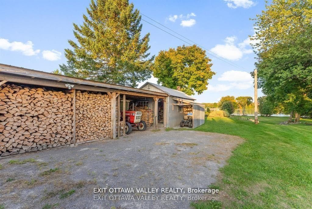 44 LACROIX BAY Road photo 27