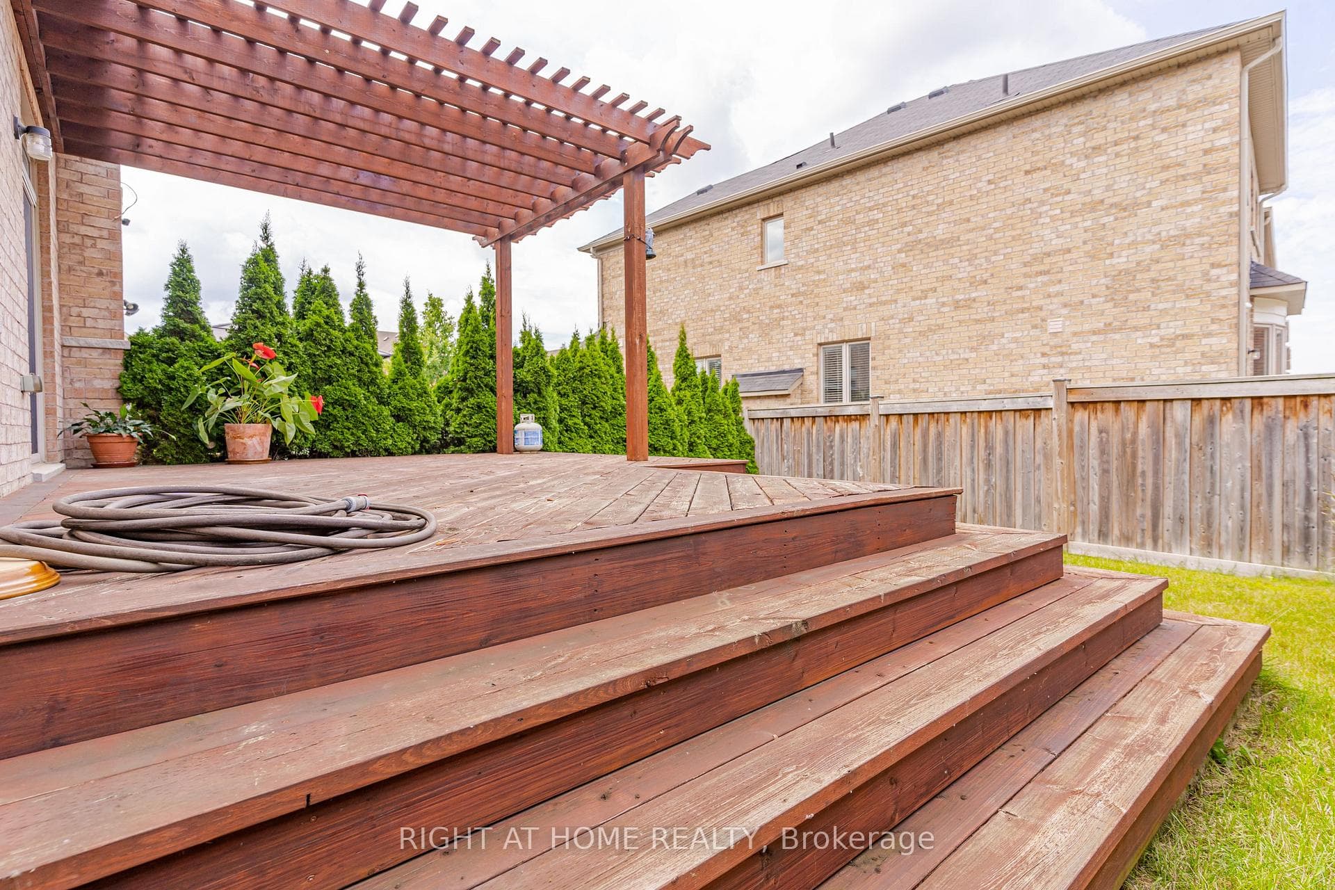 103 Durhamview Crescent photo 37