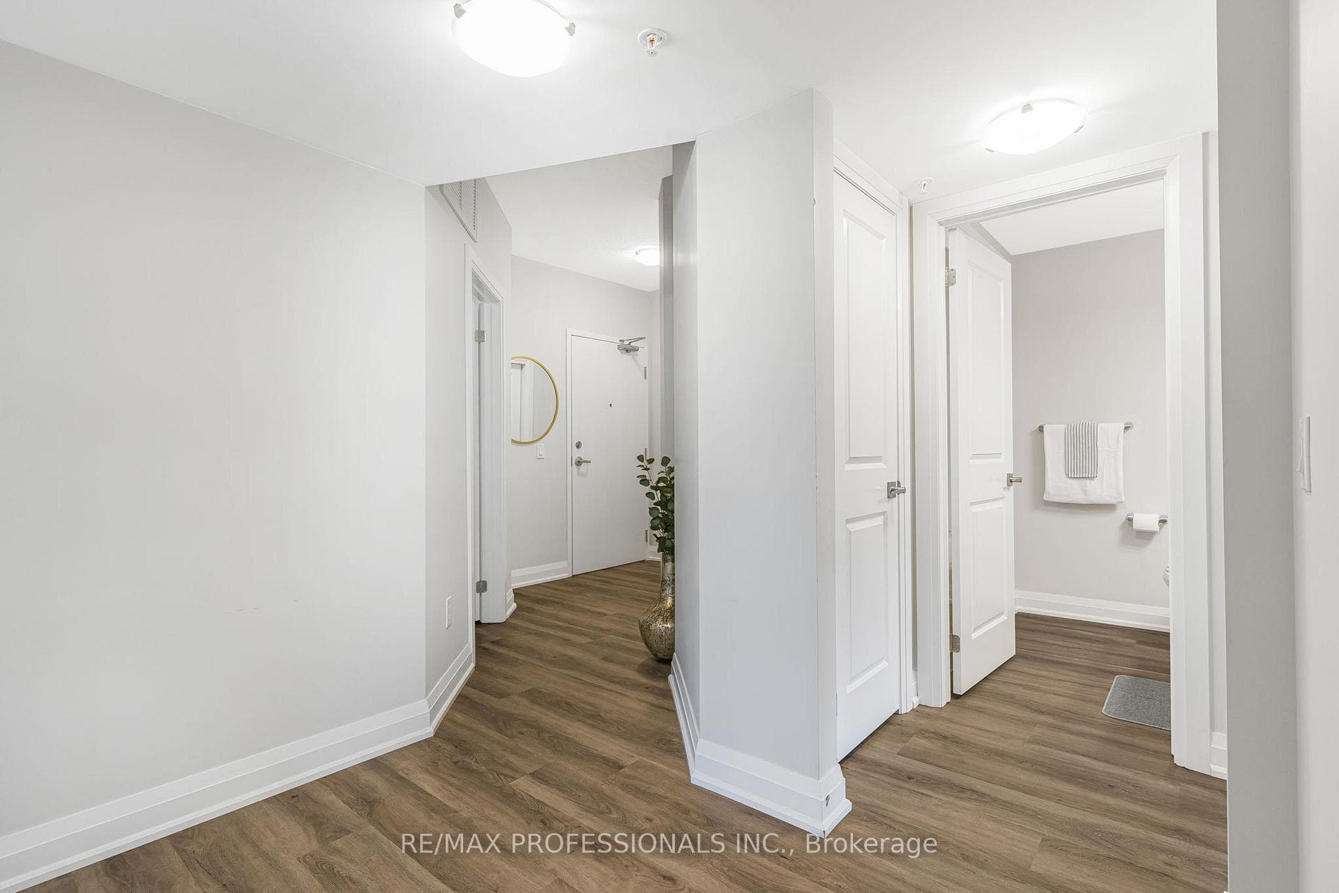 120 Summersides Boulevard Unit 303 photo 7