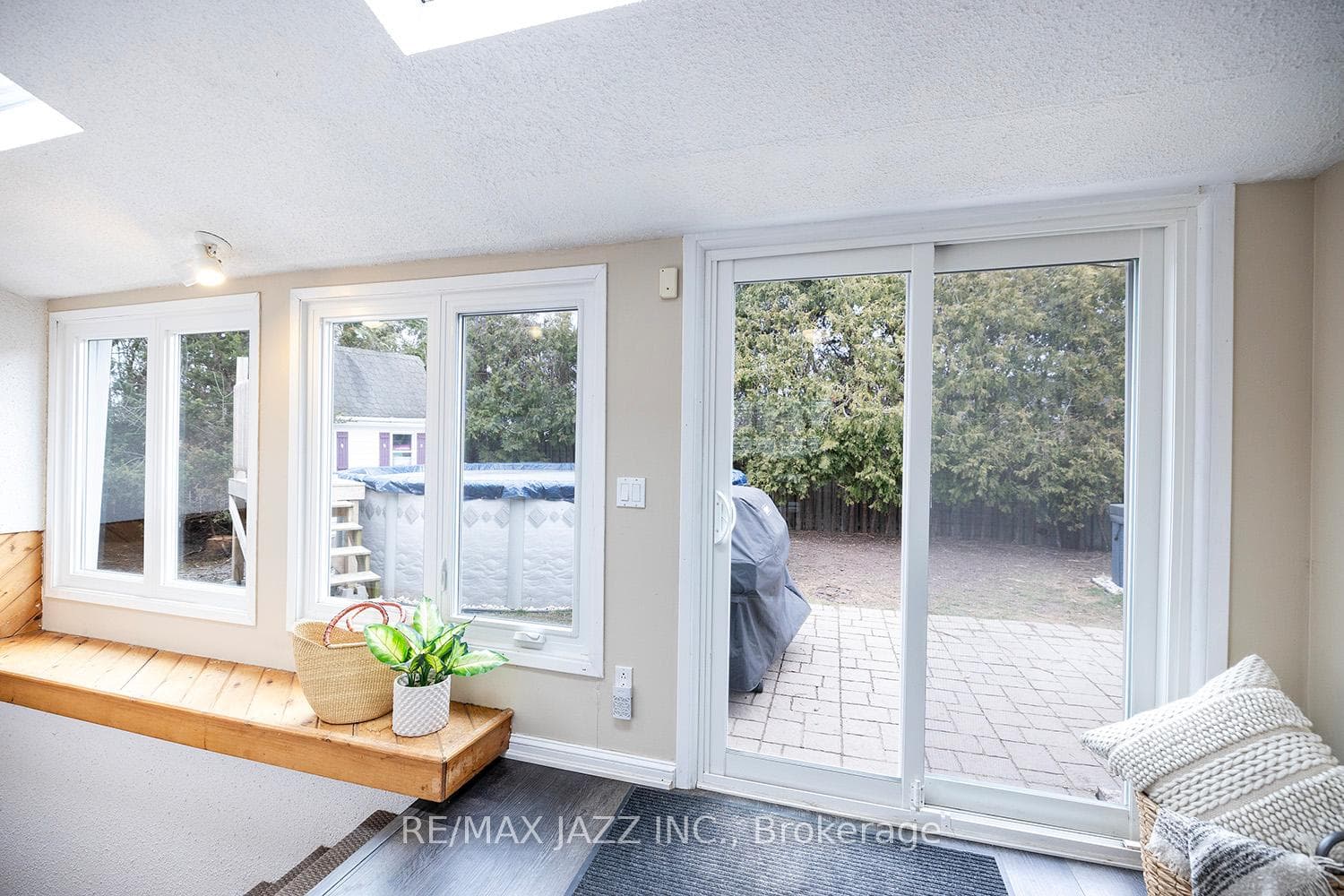 986 Susan Court photo 10