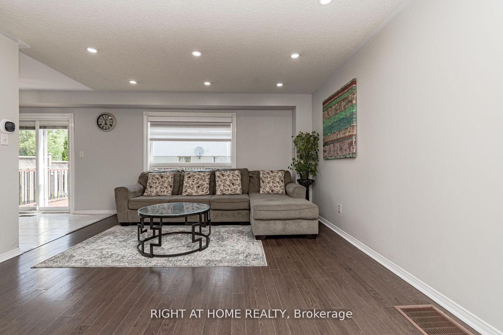 2084 White Dove Circle photo 2