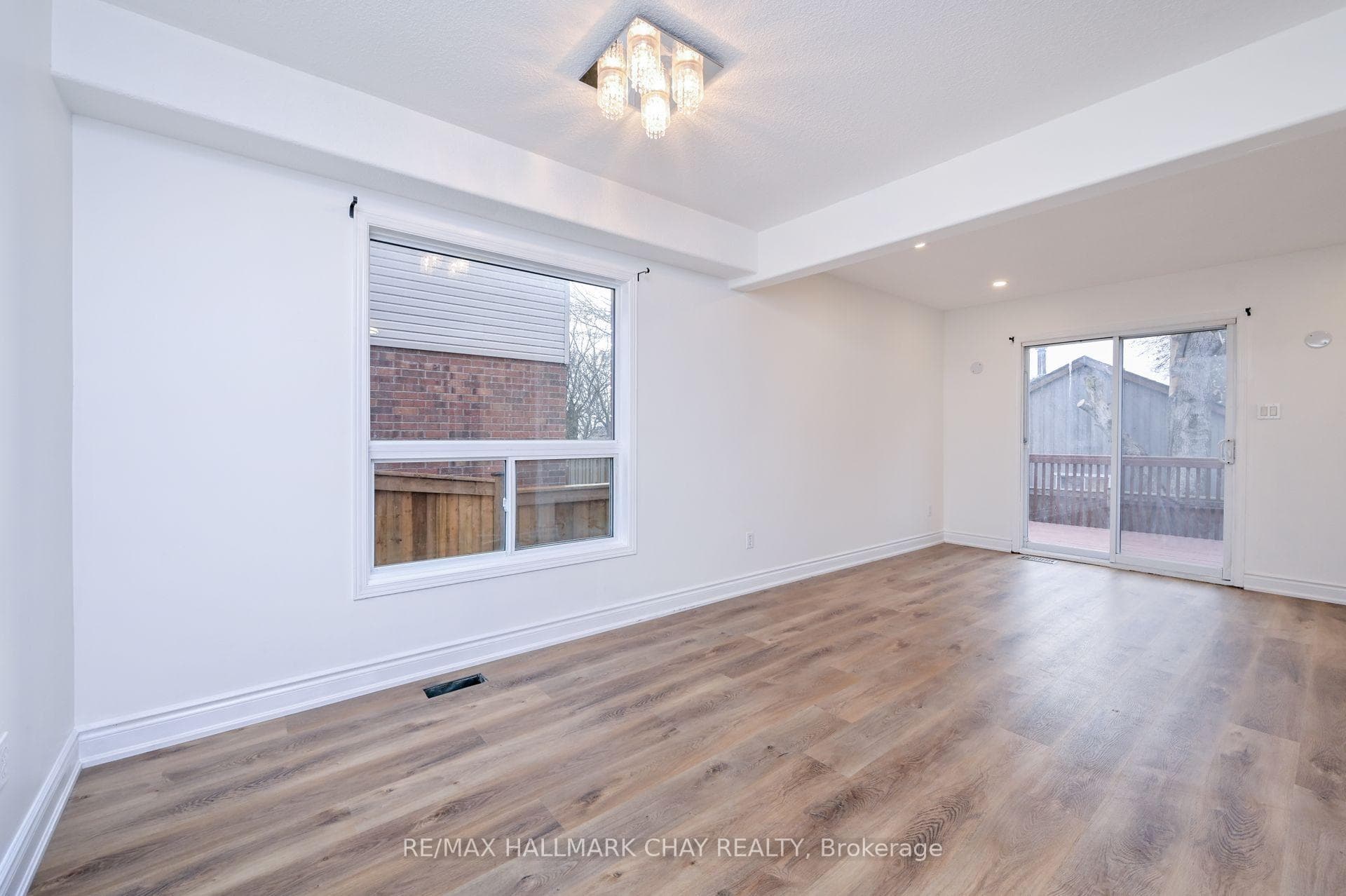 24 Stoneham Street photo 11