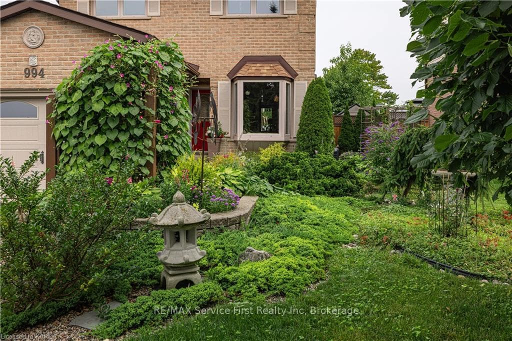 994 WESTMINSTER Place photo 31